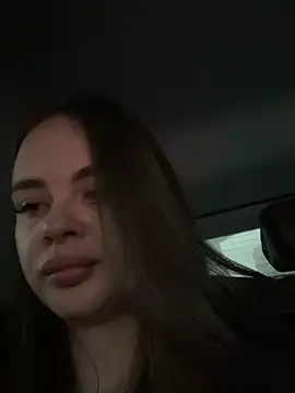 Snapshot of KristiRich chatting on 11/19/25, 07:30 KristiRich online show from 11/19/25, 07:30