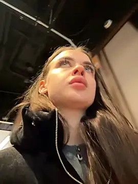 Snapshot of KristiRich chatting on 11/21/25, 07:29 KristiRich online show from 11/21/25, 07:29