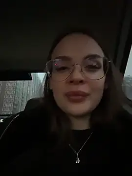 Snapshot of KristiRich chatting on 12/05/25, 10:24 KristiRich online show from 12/05/25, 10:24