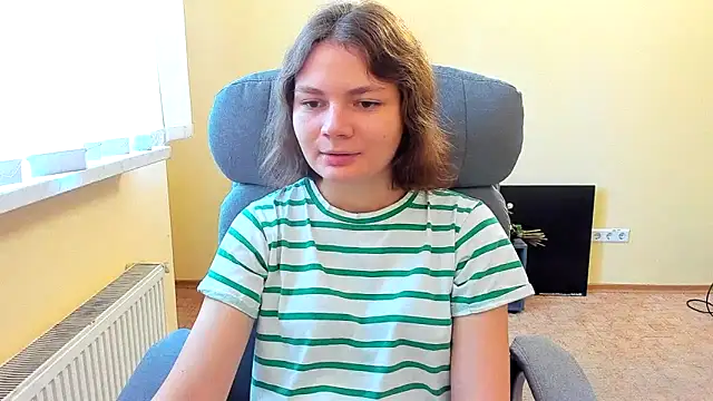 Snapshot of Stella-Maers chatting on 11/10/25, 08:13 Stella-Maers online show from 11/10/25, 08:13