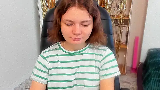 Snapshot of Stella-Maers chatting on 11/11/25, 08:25 Stella-Maers online show from 11/11/25, 08:25