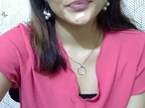 maira 33 online show from 12/04/25, 02:15
