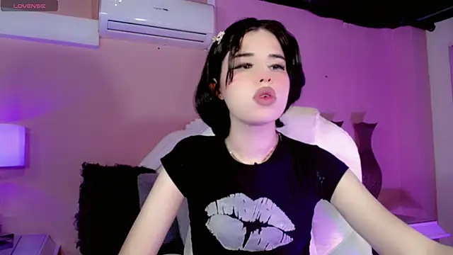 ClaudiaSophia online show from 11/18/25, 11:25