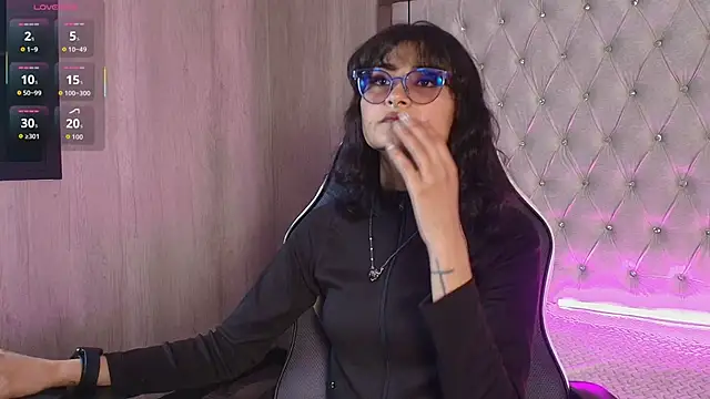 liliclan  online show from 11/04/25, 12:59