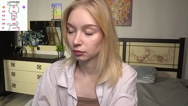 ShanelTunon online show from 11/23/25, 07:02