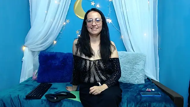 Snapshot of Lauryn_Jones chatting on 11/27/25, 03:25 Lauryn Jones online show from 11/27/25, 03:25