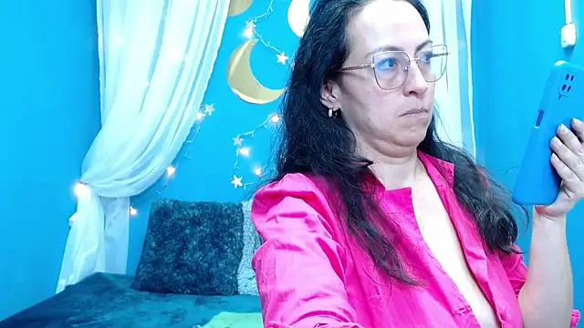 Snapshot of Lauryn_Jones chatting on 12/02/25, 03:18 Lauryn Jones online show from 12/02/25, 03:18