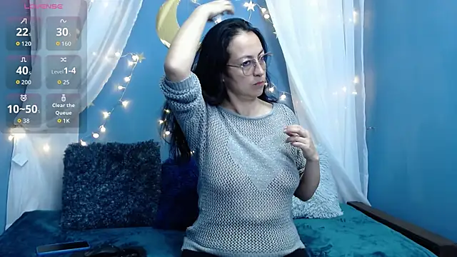 Snapshot of Lauryn_Jones chatting on 12/19/25, 03:52 Lauryn Jones online show from 12/19/25, 03:52