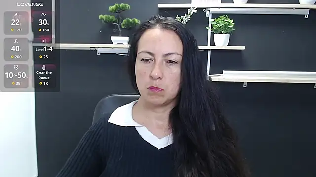 Lauryn Jones online show from 05/06/26, 04:56