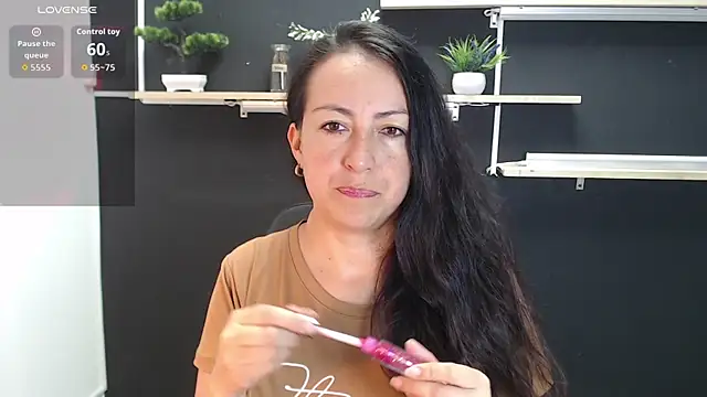 Lauryn Jones online show from 05/19/26, 06:03
