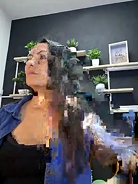 Lauryn Jones online show from 05/25/26, 04:46