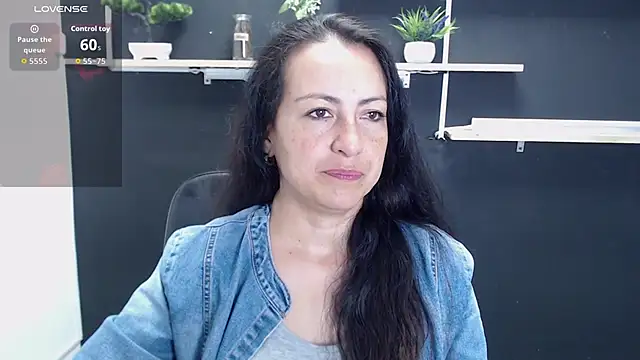 Lauryn Jones online show from 05/26/26, 05:31