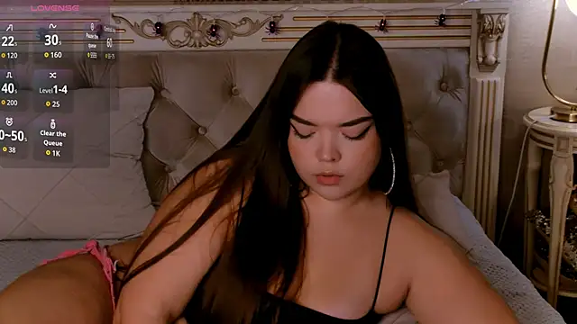 NaomiAster online show from 11/04/25, 09:52