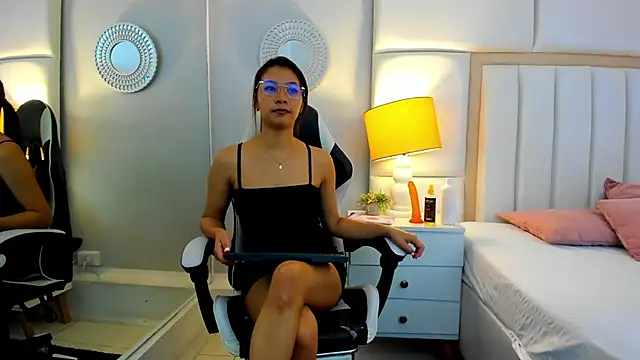 Snapshot of BriannaRivera chatting on 12/15/25, 12:31 BriannaRivera online show from 12/15/25, 12:31