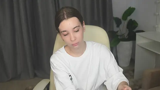 Snapshot of JacalynSchreiber chatting on 11/04/25, 11:42 JacalynSchreiber online show from 11/04/25, 11:42