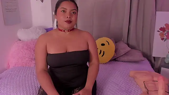 Snapshot of alanaa_gomezz chatting on 11/29/25, 04:43 alanaa gomezz online show from 11/29/25, 04:43