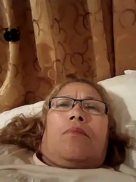 Snapshot of Cessi50 chatting on 11/08/25, 01:50 Cessi50 online show from 11/08/25, 01:50