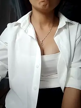 shy-bany123 online show from 11/17/25, 07:25