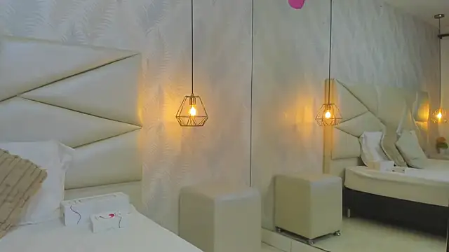 laurettedela rouse online show from 11/14/25, 11:09