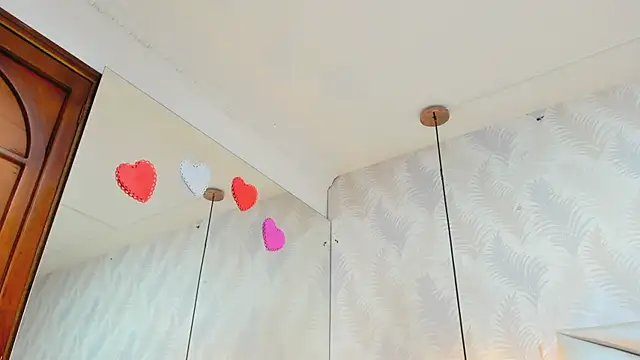 laurettedela rouse online show from 11/27/25, 10:28