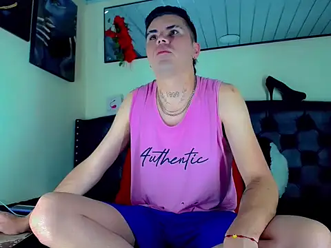 Snapshot of Sebastian_Loaiza chatting on 11/21/25, 04:44 Sebastian Loaiza online show from 11/21/25, 04:44