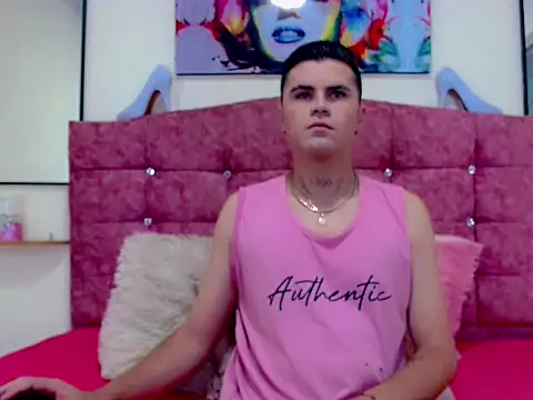 Snapshot of Sebastian_Loaiza chatting on 11/21/25, 09:13 Sebastian Loaiza online show from 11/21/25, 09:13