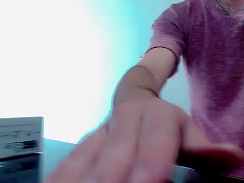 Snapshot of Sebastian_Loaiza chatting on 11/27/25, 08:55 Sebastian Loaiza online show from 11/27/25, 08:55