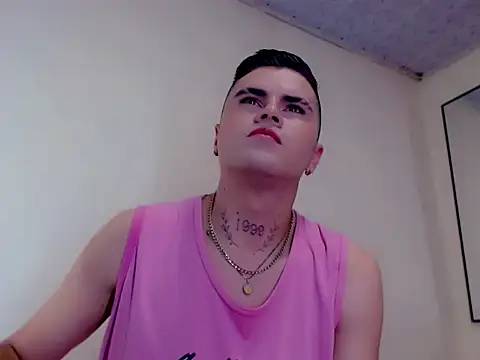 Snapshot of Sebastian_Loaiza chatting on 12/02/25, 05:08 Sebastian Loaiza online show from 12/02/25, 05:08