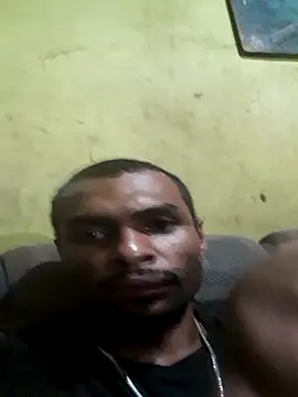Snapshot of m-a-g-n-a-t-a chatting on 05/06/26, 11:21 m-a-g-n-a-t-a online show from 05/06/26, 11:21