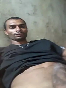 Snapshot of m-a-g-n-a-t-a chatting on 05/11/26, 11:57 m-a-g-n-a-t-a online show from 05/11/26, 11:57