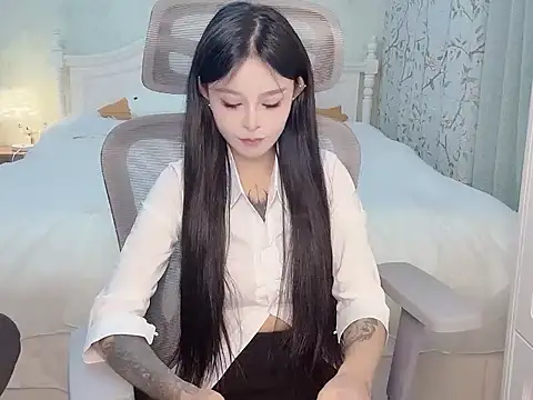 Snapshot of Titoo-170 chatting on 11/20/25, 12:38 Titoo-170 online show from 11/20/25, 12:38