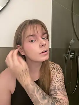 LisaFreierxx online show from 07/08/26, 10:42