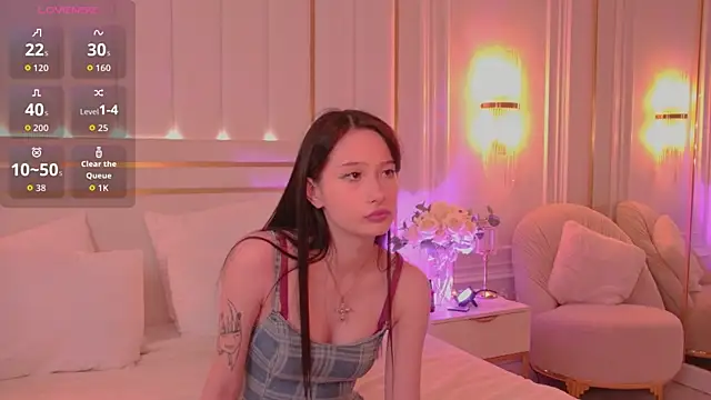 GladysMoore online show from 11/03/25, 02:40