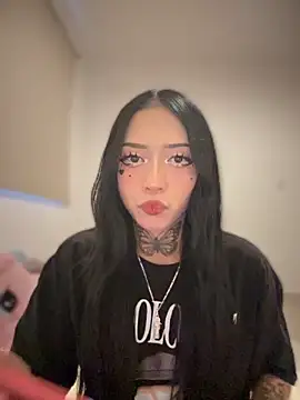 Snapshot of JIORYOvO chatting on 11/30/25, 11:53 JIORYOvO online show from 11/30/25, 11:53