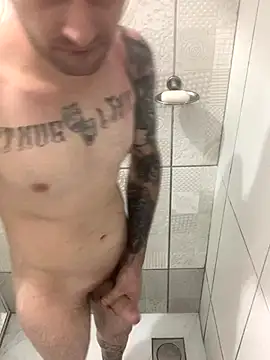 Snapshot of Manfredini607452 chatting on 11/25/25, 01:05 Manfredini607452 online show from 11/25/25, 01:05