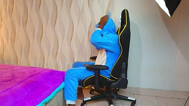 Snapshot of Boy_savoy chatting on 11/10/25, 07:24 Boy savoy online show from 11/10/25, 07:24