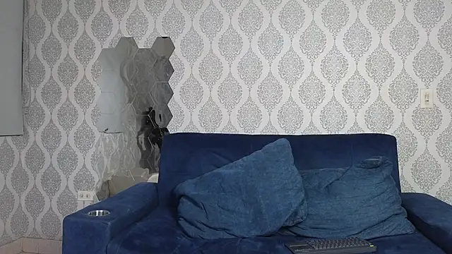 Snapshot of Boy_savoy chatting on 11/23/25, 07:41 Boy savoy online show from 11/23/25, 07:41