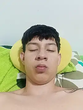 Snapshot of REDSITOOOU chatting on 11/04/25, 12:32 REDSITOOOU online show from 11/04/25, 12:32