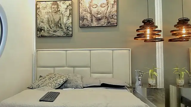 kendra london online show from 06/10/26, 12:11