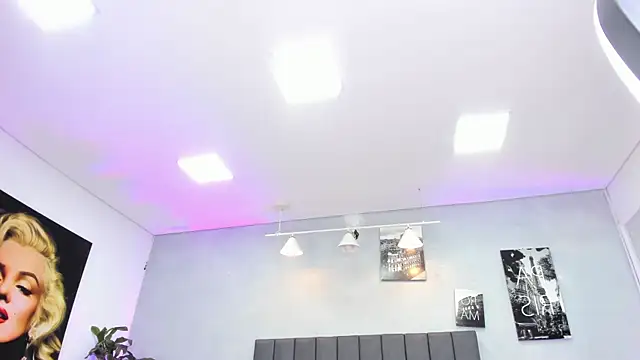 kendra london online show from 06/22/26, 11:18