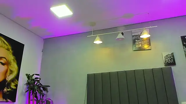 kendra london online show from 07/18/26, 11:14