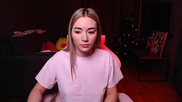 Rosie Mac online show from 12/17/25, 02:17