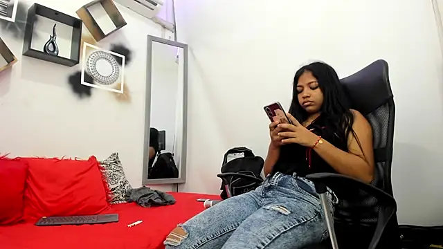 YuleimysAndAlex online show from 11/05/25, 03:17