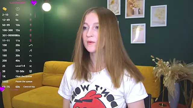 Snapshot of S_Sandra chatting on 11/15/25, 01:07 S Sandra online show from 11/15/25, 01:07