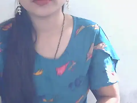 Snapshot of Sneha_lovely01 chatting on 12/04/25, 06:55 Sneha lovely01 online show from 12/04/25, 06:55