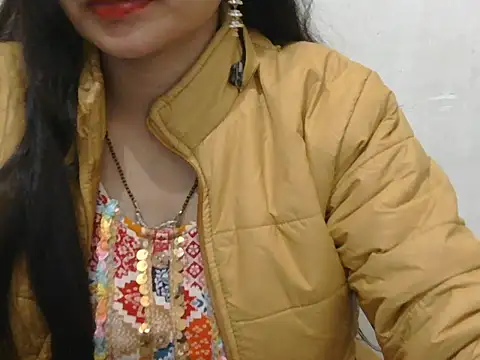 Snapshot of Sneha_lovely01 chatting on 12/17/25, 04:24 Sneha lovely01 online show from 12/17/25, 04:24