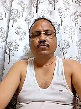 Snapshot of suraj696 chatting on 11/25/25, 05:35 suraj696 online show from 11/25/25, 05:35