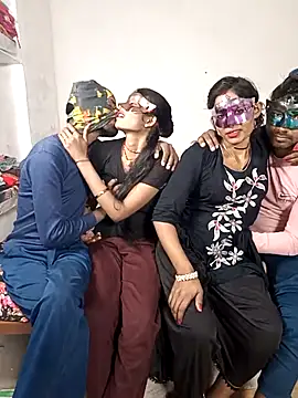 Snapshot of Real-Family chatting on 12/02/25, 05:19 Real-Family online show from 12/02/25, 05:19