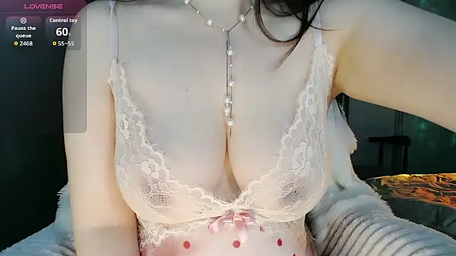Snapshot of xxx719042 chatting on 04/24/26, 10:39 xxx719042 online show from 04/24/26, 10:39
