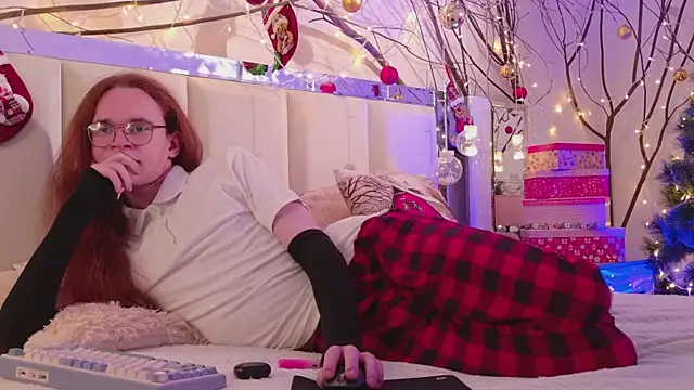 Mark Glover online show from 12/17/25, 03:29